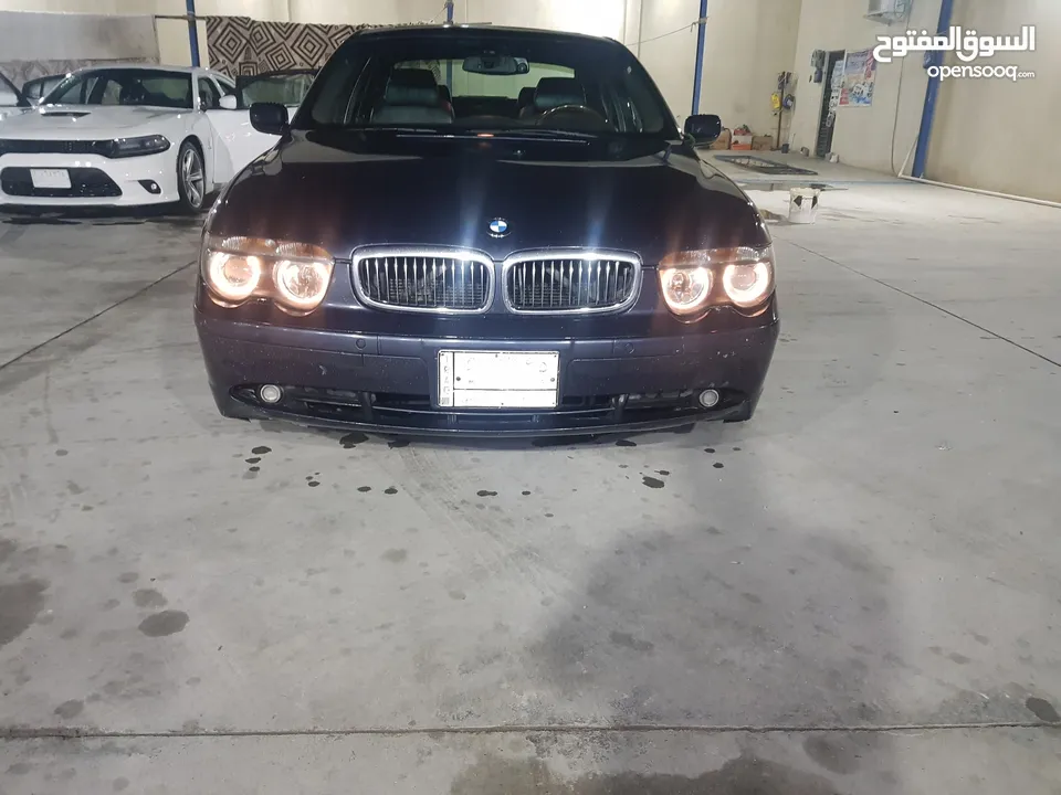 BMW / 2002 / 745