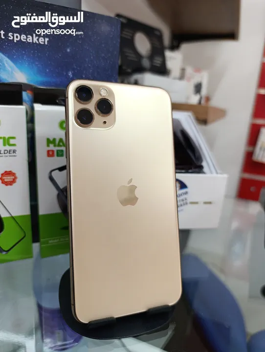 مستخدم iPhone 11 pro max