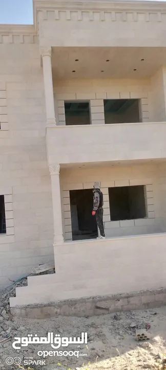 كحيل حجر  وتنظيف الصاروخ بالقذق الرملي او الصاروخ وصيانة المباني القديمة وعزل الحجر بماء الزجاج