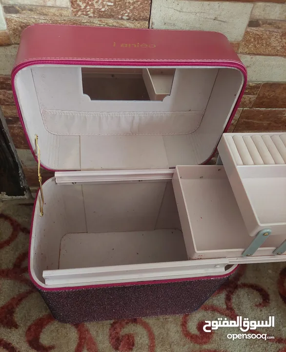 شنطة مكياج ومجوهرات فاخره ستراس حجم كبير