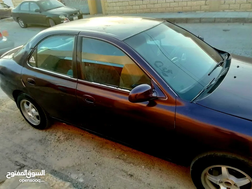 هونداي أفانتي 1996 أوتوماتيك – مرخصة وجاهزة  السعر المطلوب: 2000 دينار – قابل للتفاوض للجادين