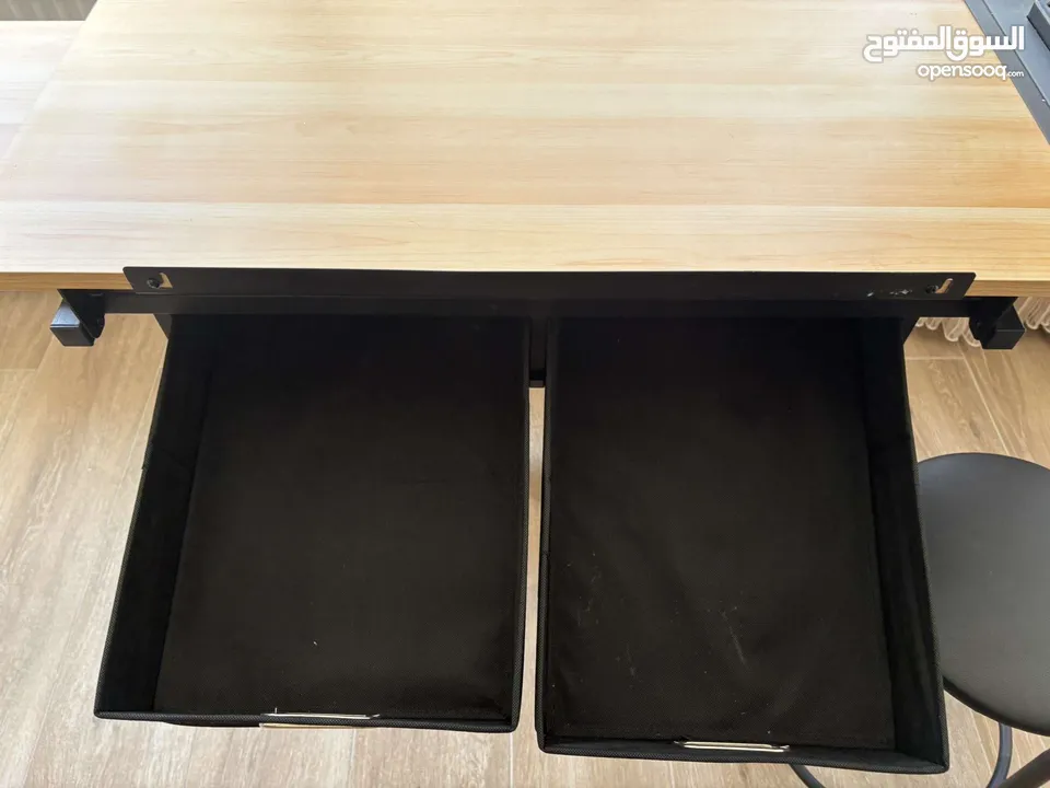Professional Art Desk and Chair for Sale excellent condition for artists. مكتب وكرسي فني