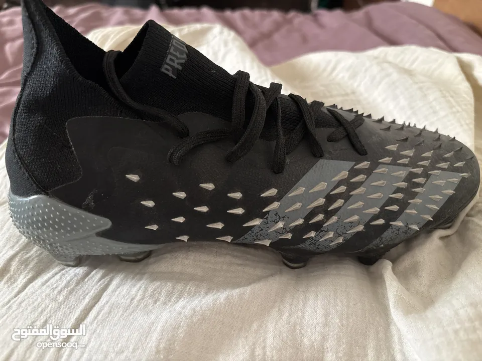بوط اديداس بريداتور اصابعsize 41
