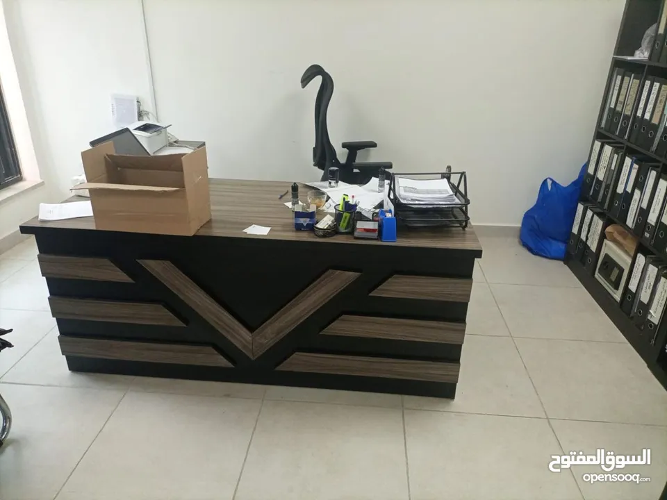 مكتب قياس 160*80 مع جانبيه وطاولة وسط خشب لامينت مستورد بسعر المصنع تفصيل جميع الموديلات جميع المقاس