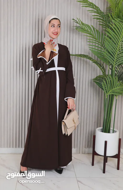 عباية بأناقة راقية ولمسة عصرية   لكل محبات الأناقة، هالعباية المميزة بلونها وتصميمها العصري هي ال