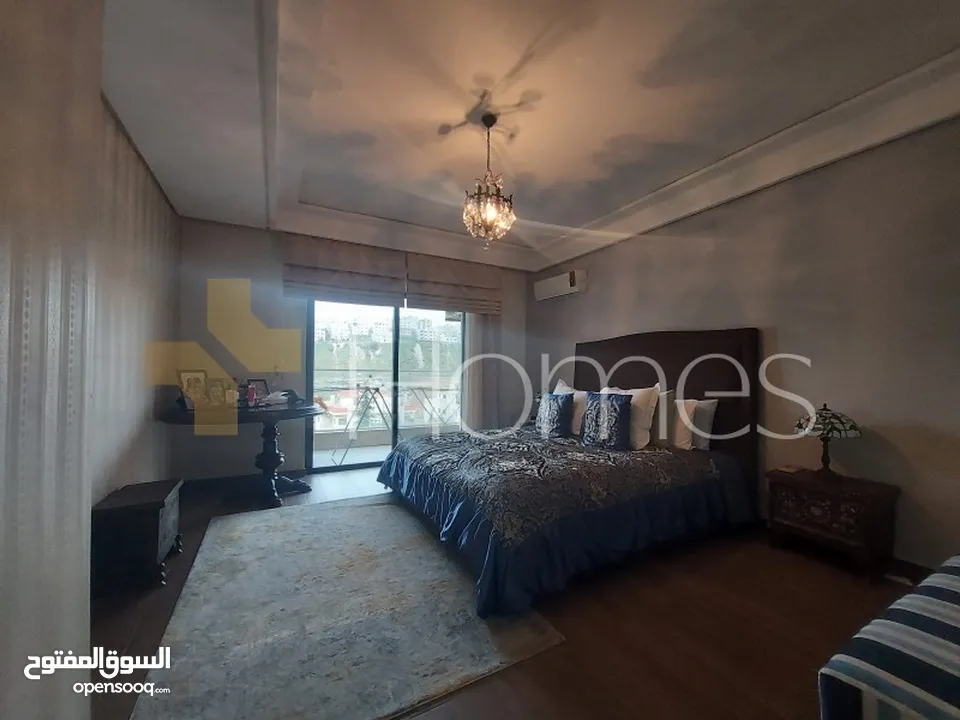 شقة مع ترس للبيع في عبدون بمساحة بناء 245م