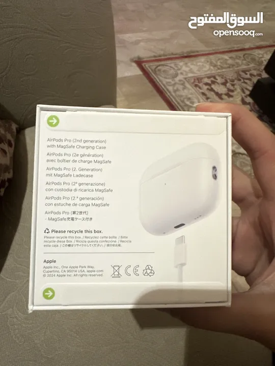 Apple watch series 10  / iphone 16 pro max  / airpods pro (2nd generation) / huawei FreeBuds 6i