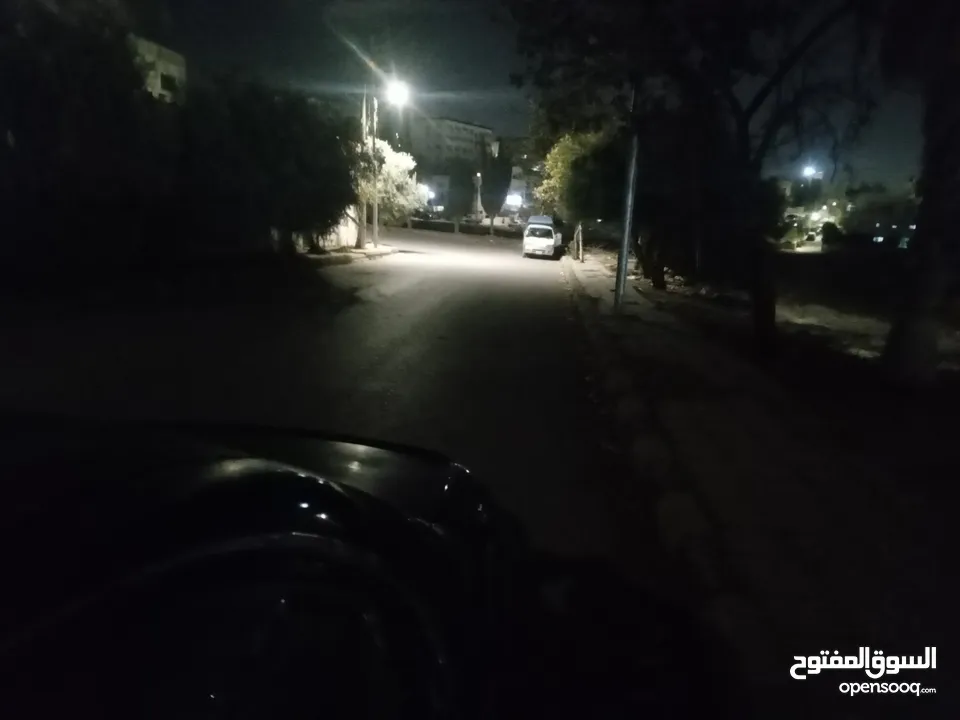 شقه طابق كامل مساحه 141متر ثاني مكونه من ثلاث  غرف نوم وحماميين وتوابعهم واجهتين حجر وماسس تدفيه