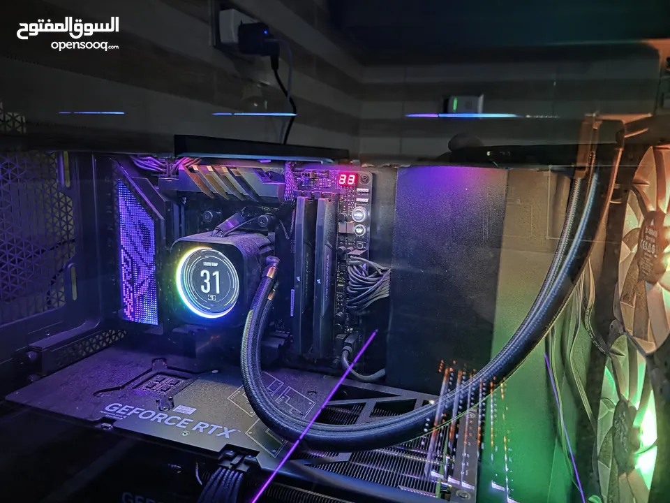 كومبيوتر بموصفات عالية 9800x3d +RTX 4090 بحالة ممتازة جدا