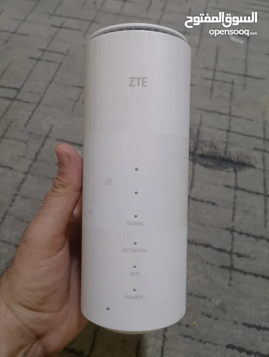 راوتر ZTE مستعمل 5G مع الشاحن