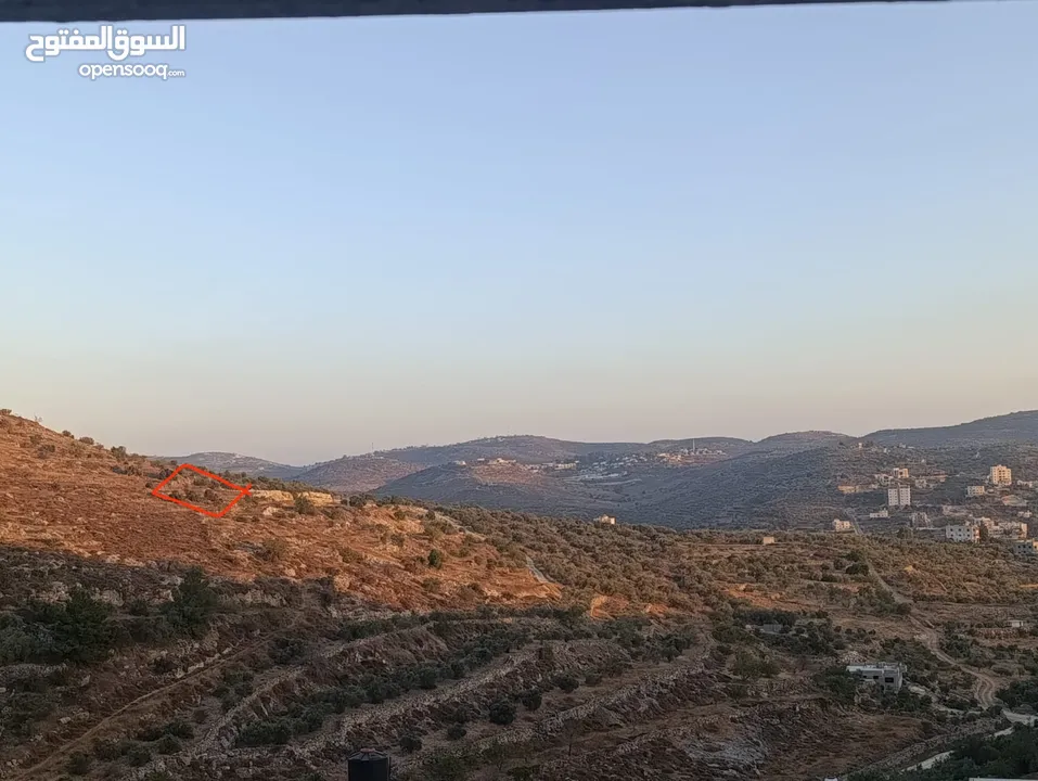 أرض مفروزة مطلة  منطقة A في عنبتا جبل الشيخ عيسى إطلالة غربية تقع على شارعين
