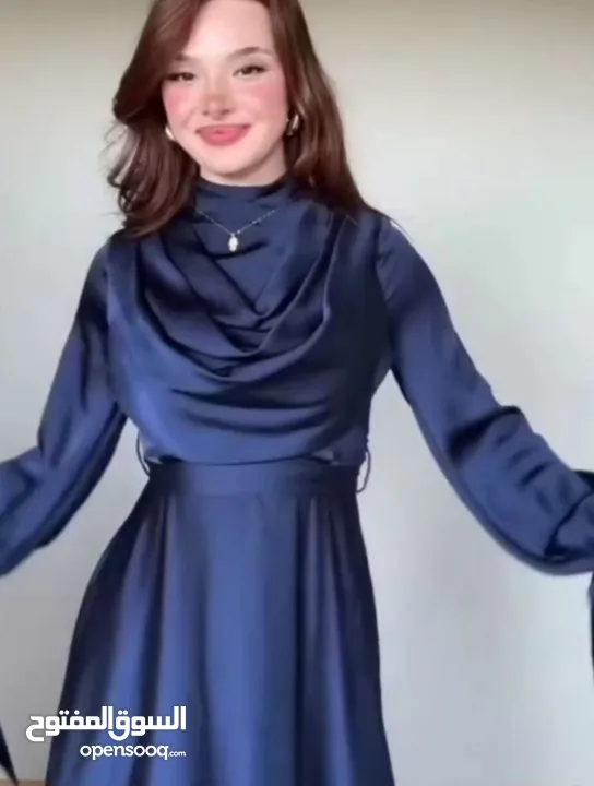 فستان لون كحلي