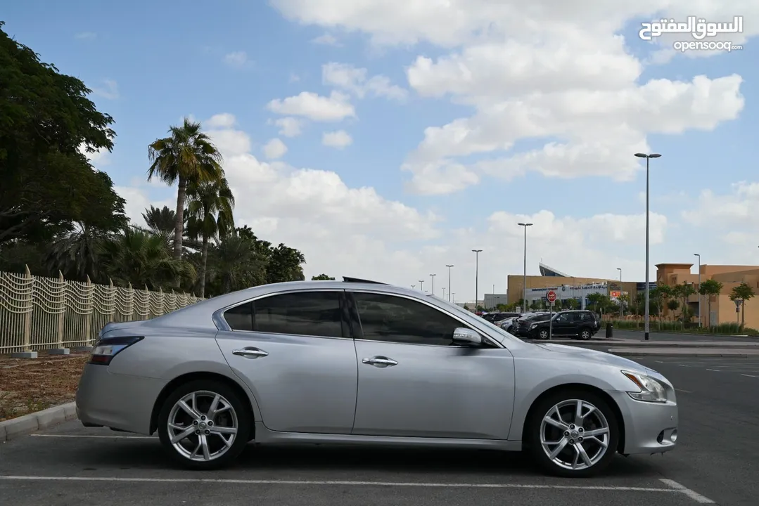 0% DP - BIG DEAL - AGENCY MAINTAINED - NISSAN MAXIMA 3.5L SV 2015 - FIRST OWNER - 2 KEYS - GCC