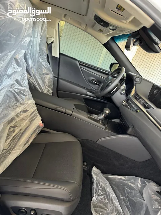Lexus ES 300h 2021  لكزس هايبرد حره غير مجمركه ، البيع : مجمرك جاهز او بدون جمرك حره
