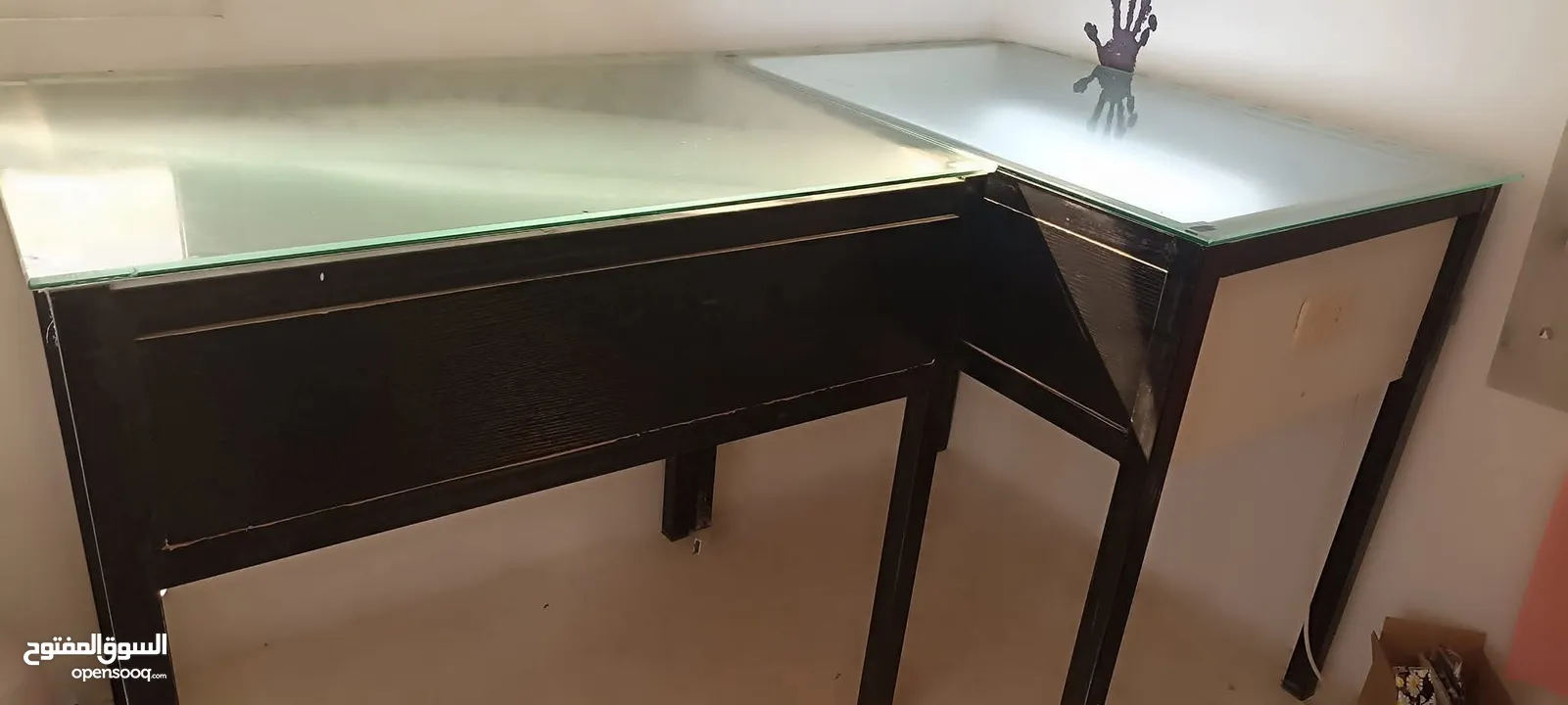 مكتب هندسي مع إضاءة كاملة ومزود بالكهرباء عدد 2