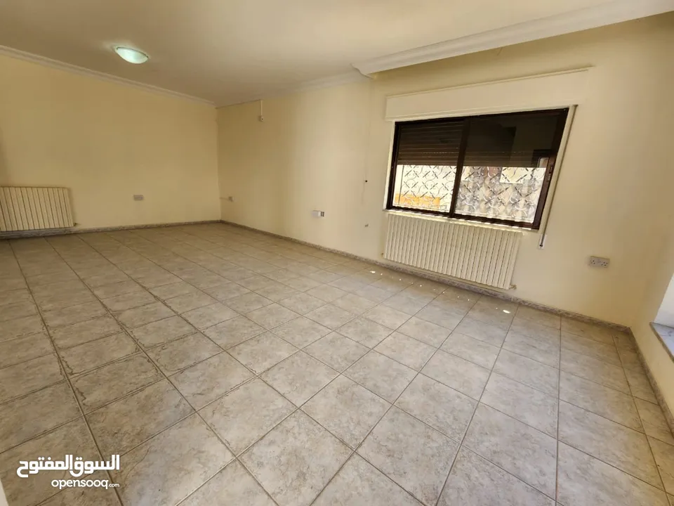 شقة فارغة للإيجار في عبدون - ref : 14626