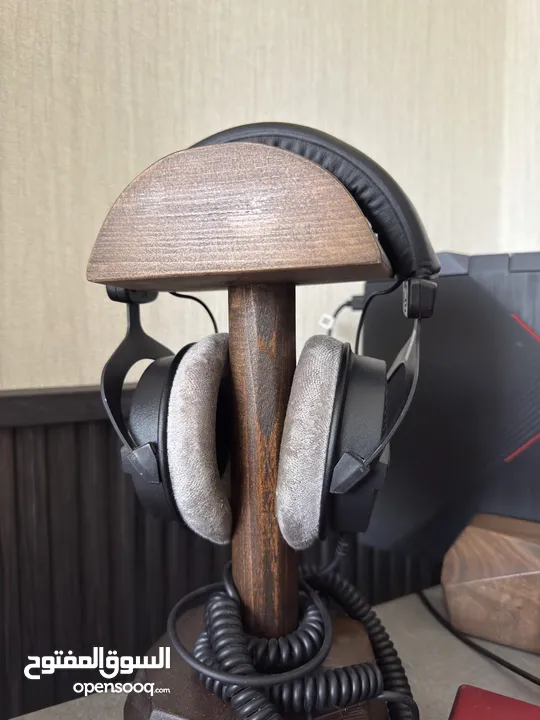 Beyerdynamic DT 990 PRO Over-Ear Studio Monitor Headphones (250 Ohm)