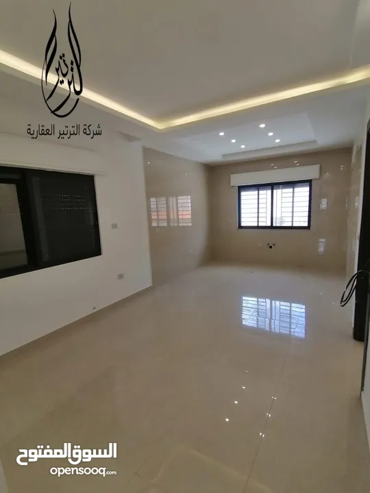 شقة مميزة للبيع طابق ارضي مساحة 110م2 بمنطقه ابو علندا