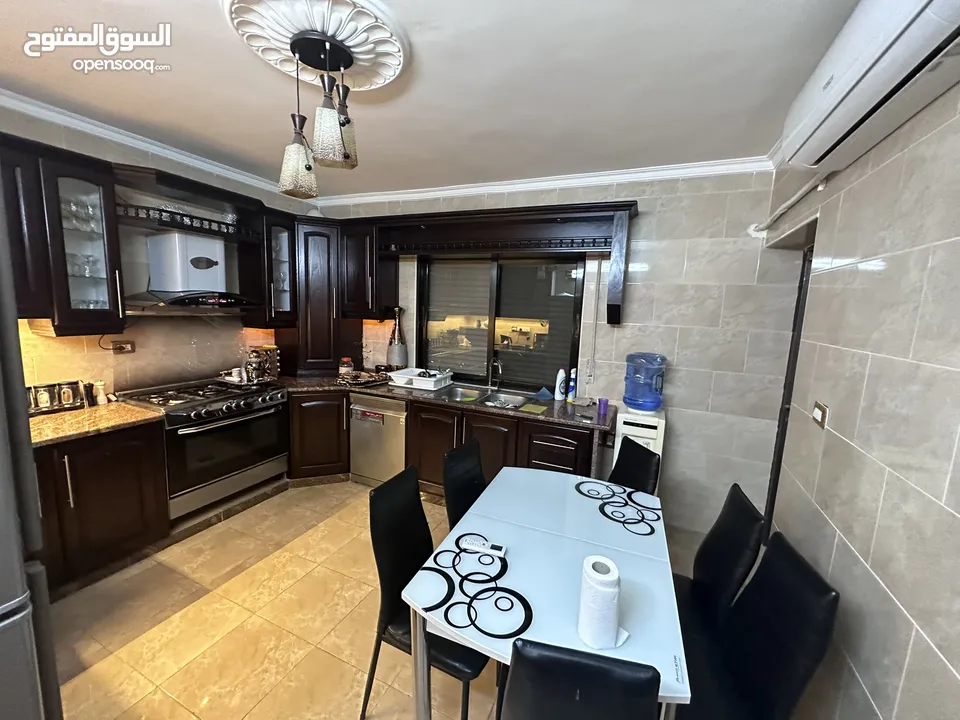 شقة فخمة ومميزة للايجار الحي الشرقي حديقة الزهراء
