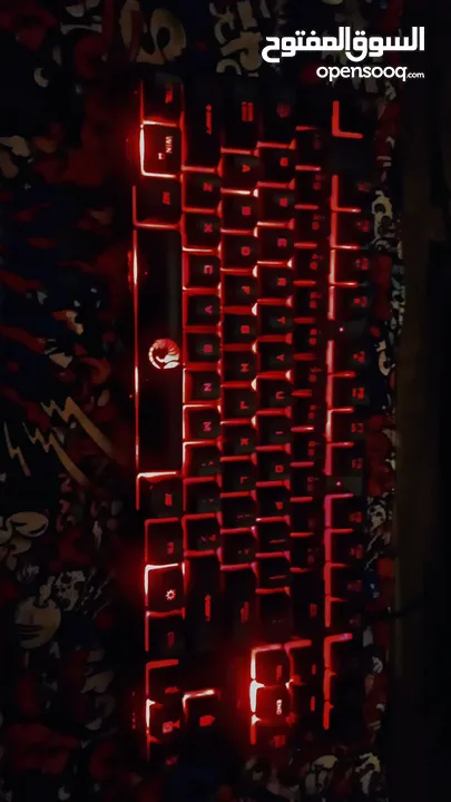 "عيش تجربة اللعب الكاملة مع كيبورد RGB بإضاءة متغيرة وتحكم كامل"