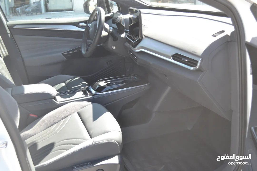 VOLKSWAGEN ID.4 CROZZ  PRO BIANO BLACK  2023 لون لؤلؤي فحص كامل