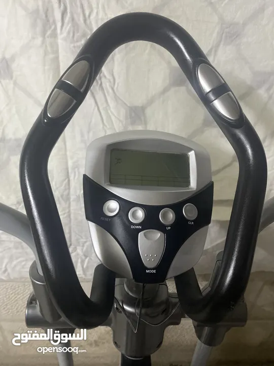 جهاز رياضة كروس (cross trainer)مستعمل خالي من الأعطال بحالة ممتازة