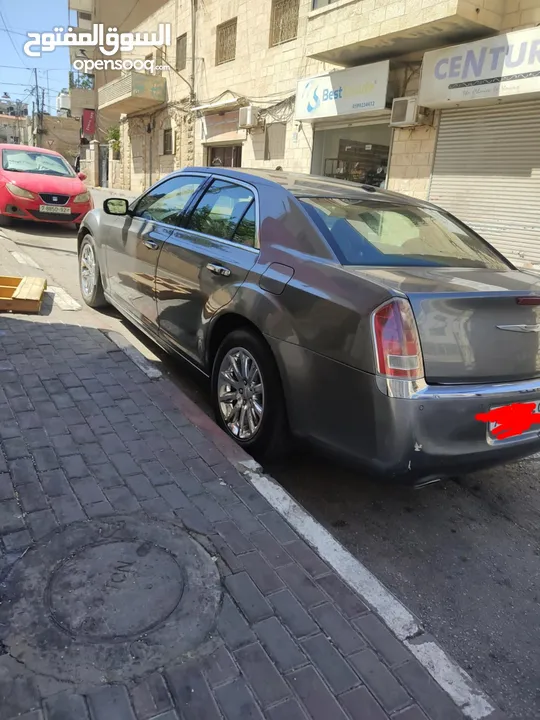 كرايسلر 2012 للبيع