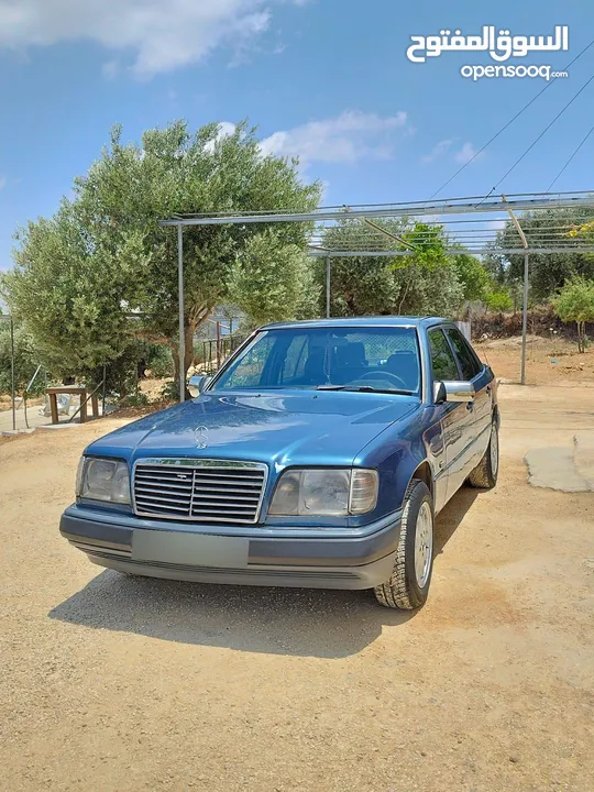 مرسيدس بطة W124