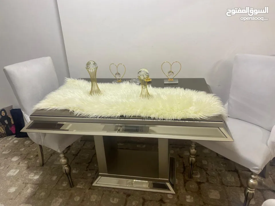 طاوله سفره معها كراسي خشب زان