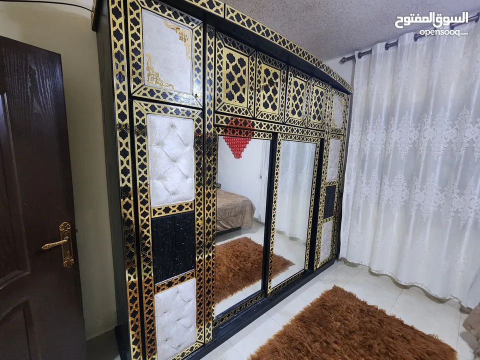 غرفة نوم خشب لاتيه بحالة الوكالة بسعر لقطة