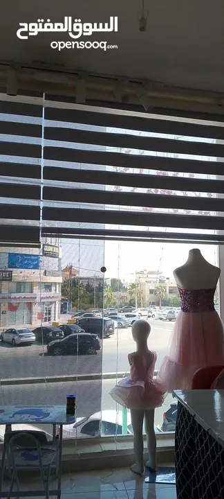 محل ملابس  سهره ستاتي واطفال مع مخيطه للبيع بكافه معداتها للبيع