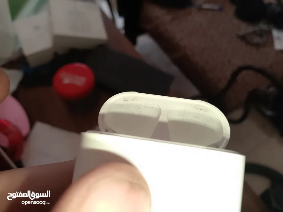 اربع سماعات ايفون اصلي