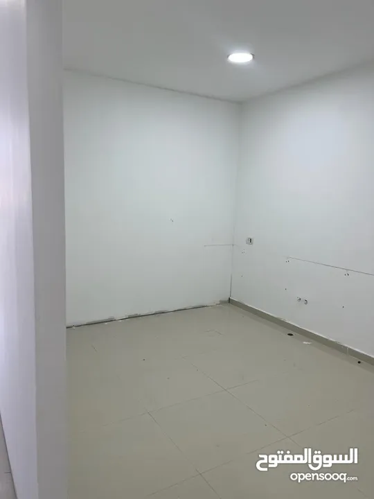 مكتبين جنب بعض 53 م و 61م