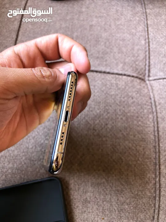 XS MAX 256 جيجا بحالة الوكالة