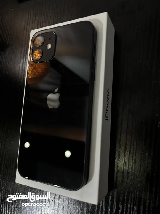 Iphone 12 128gb بحالة الوكالة وبدون اي خدش مع 9 كفرات وشاحن اصلي وكرتونة