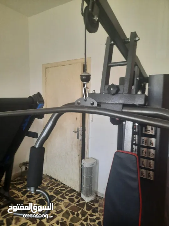 جهاز هوم جيم بحالة الوكاله استعمال خفيف 75 كيلو للبيع موجود بالسلط