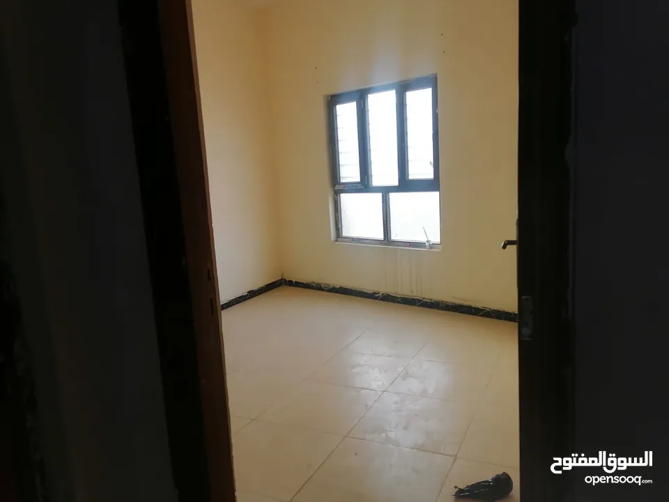 شقة حديثة للإيجار في مناوي لجم