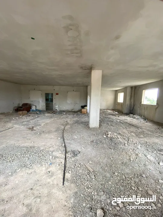 شقه عضم للبيع في ارقى المناطق في الخليل