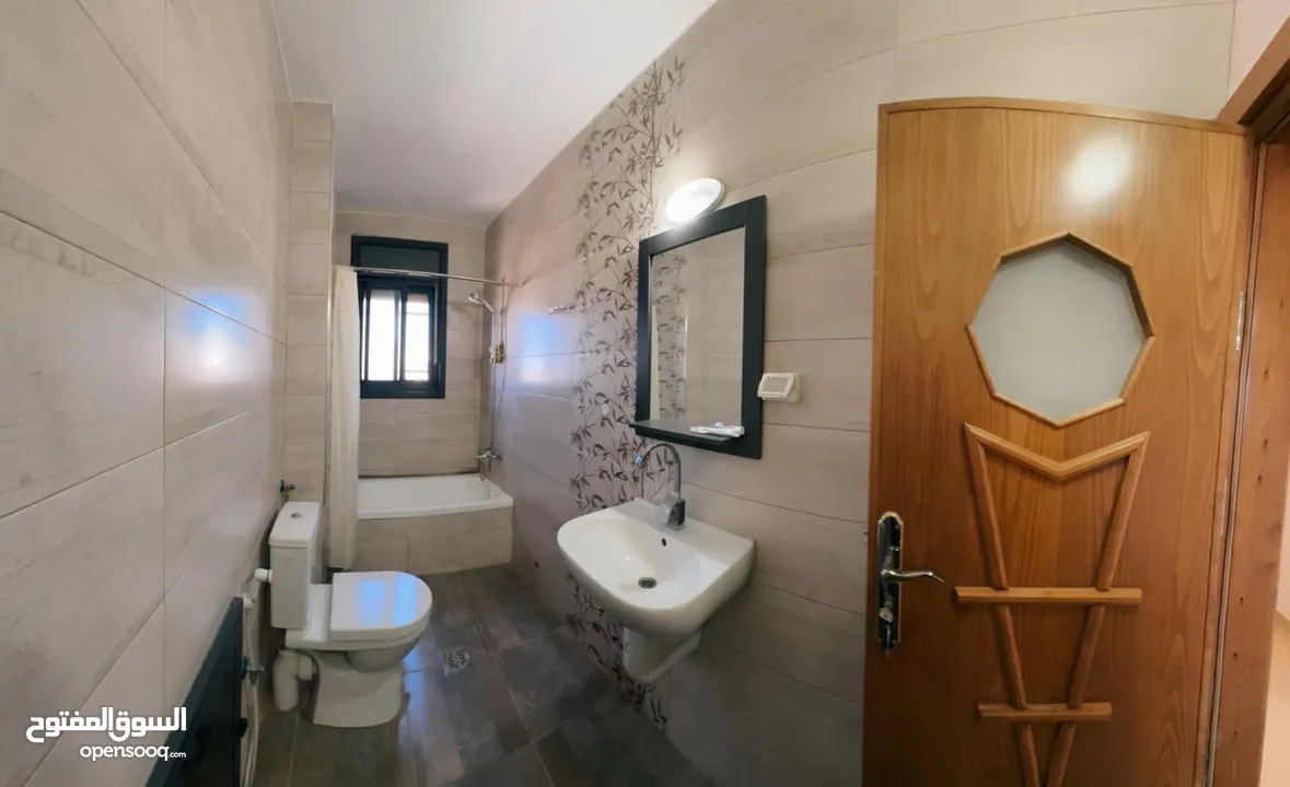 شقة مفروشة في موقع مميز (رام الله / عين مصباح)