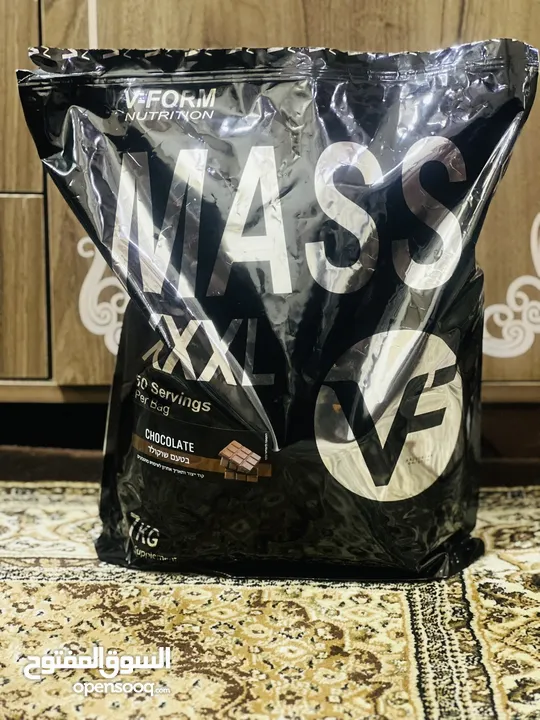 بروتين massبطعم الشوكلاته مع كرياتين مع علبةحبوب ضخامه وعلبةحبوب ضخ الدم مع زرف بمباوجبه صباحيه