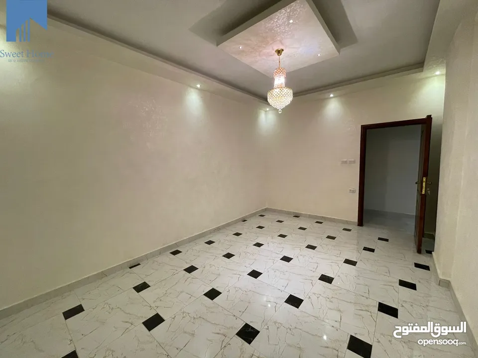 شقة مفروشة مميزة للبيع في تلاع العلي  - قرب مستشفى الإسراء طابق اول 135م تشطيب سوبر ديلوكس