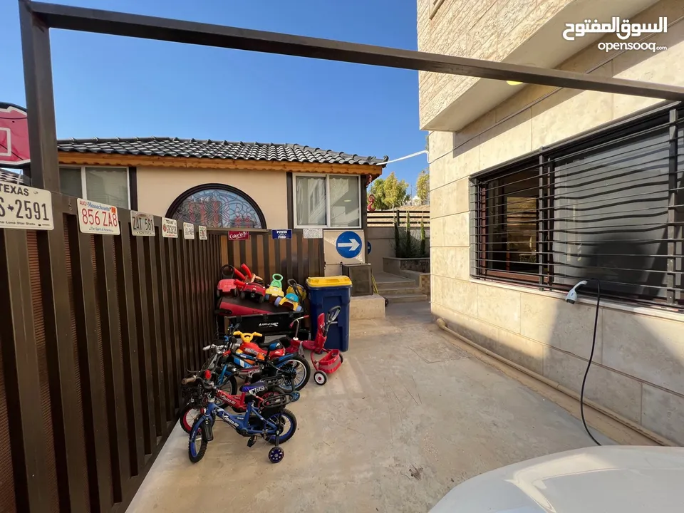 2 APARTMENTS 175M EACH WITH 450 M OUTSIDE IN DABOUQ.