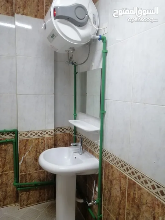 **  غرفة وصالة للإيجار الشهري ** A room and a hall for monthly rent