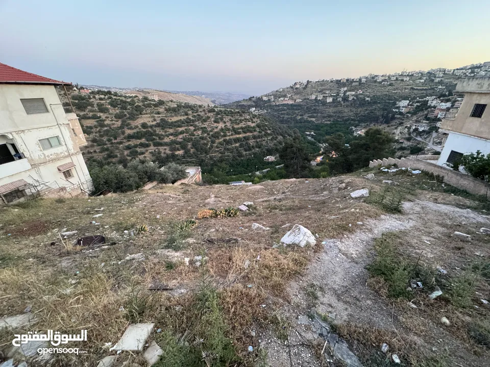 ارض مميزة بسعر خاص للبيع مقابل مدرسة السلط الثانوية للبنين، بإطلالة جميلة على وادي شعيب