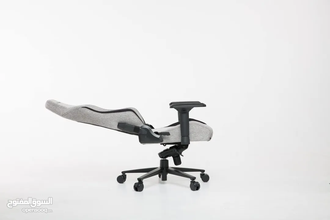 كرسي جيمنغ مريح لساعات اللعب الطويلة لون ابيض Dragon War Gaming Chair GC-023  السعر شامل التوصيل