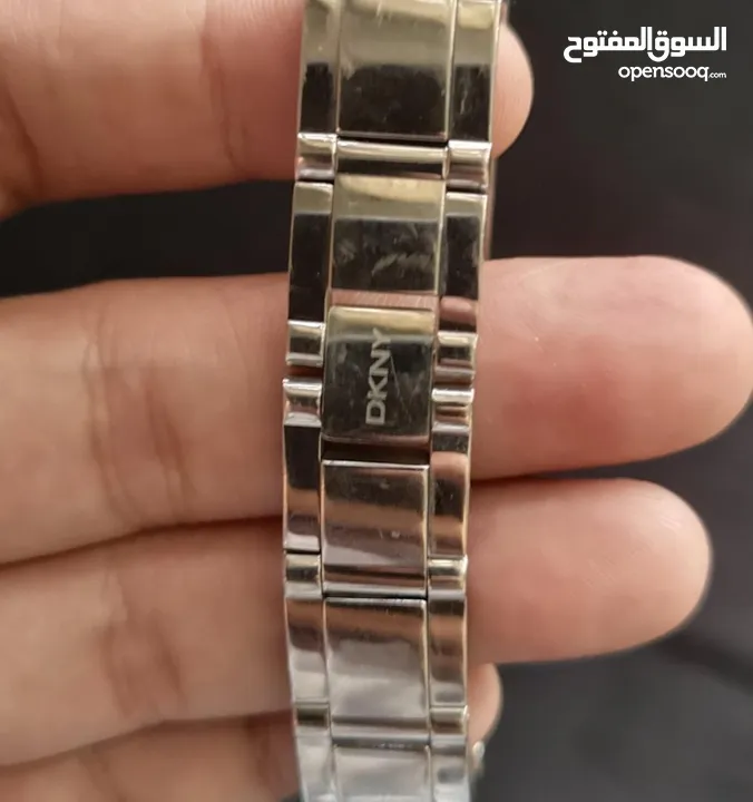 ساعه DKNY اصليه للبيع بحاله ممتازه