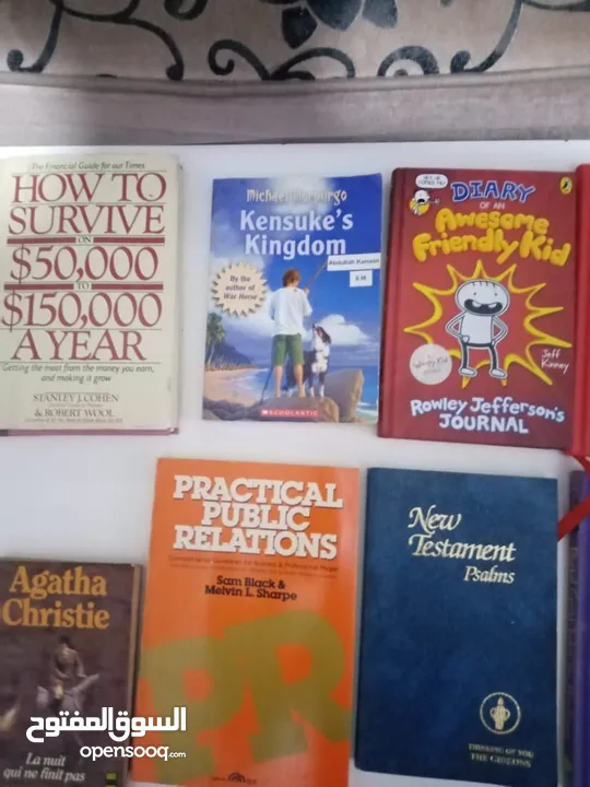 كتب وقصص انجليزي وعربي وتعليمي كميه كبيره اي كتاب بدينار