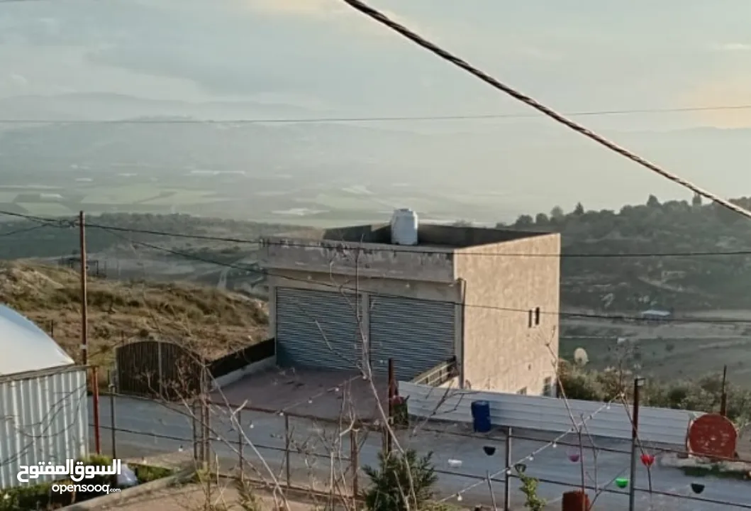 منزل مع حواصل مع ارض مستقل للبيع بناء جديد