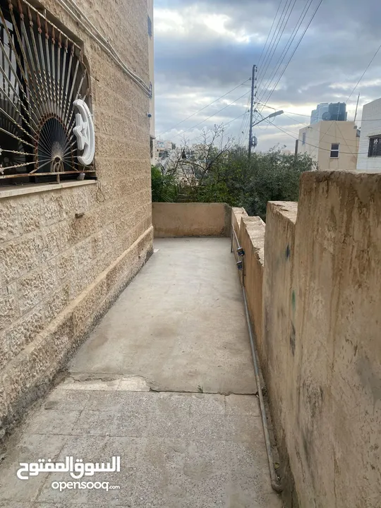 غرفة للايجار سكن طالبة أو سيدة عاملة شامل جميع الفواتير الكهرباء و الماء و الانترنت