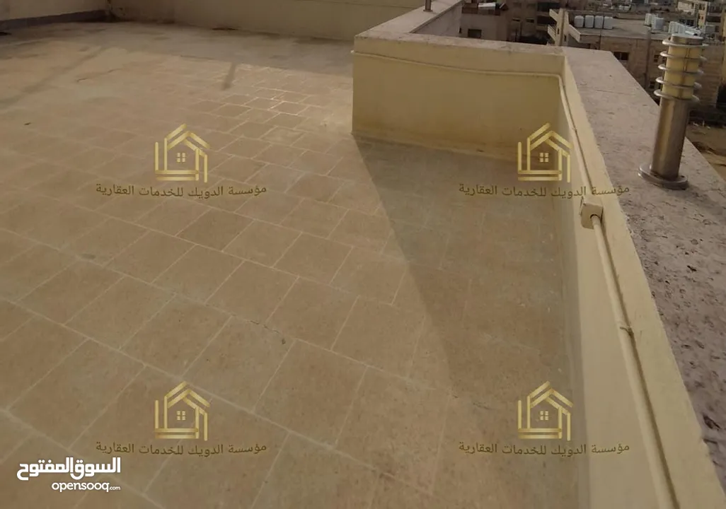 شقة مع روف منفصل بإطلالــــه مميزة